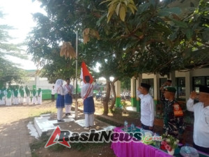 Hari Santri Nasional di Bima: Babinsa Lere Hadiri Upacara di Ponpes Almuhlisin dengan Tema Kebangsaan