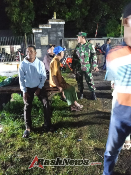 Sinergi TNI dan Warga, Babinsa Jereweh Ajak Masyarakat Jaga Ketertiban di Malam Hari