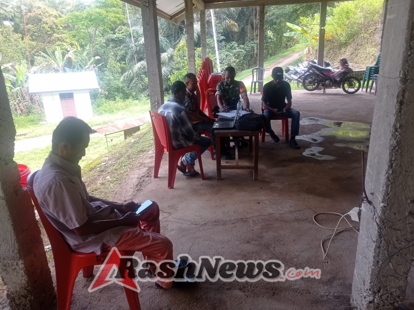 Kodim 1602/Ende Perkuat Hubungan TNI-Masyarakat Lewat Komsos dan Pamwil