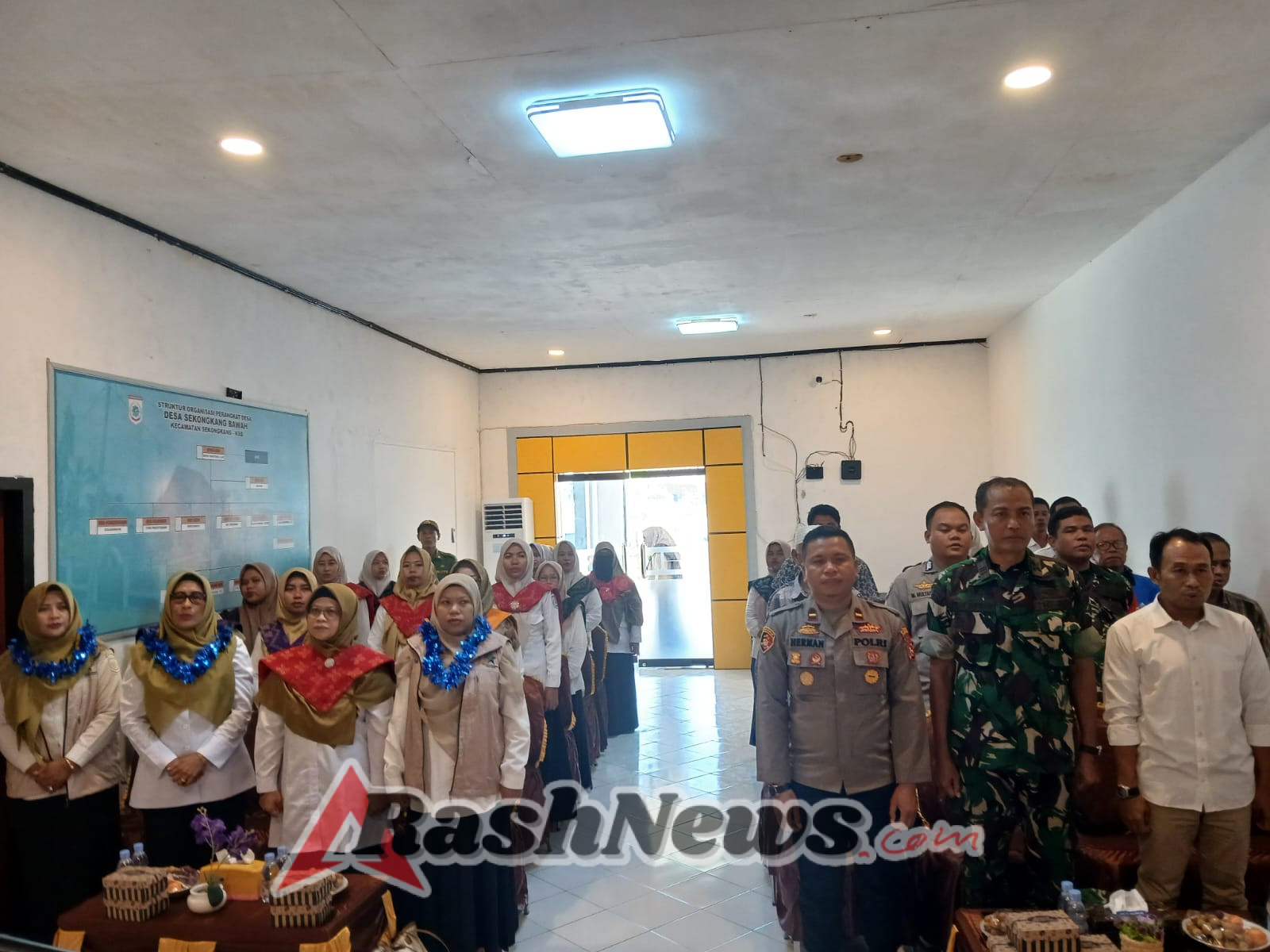 Wujudkan Desa Gemar Membaca, Babinsa Bersama Pemerintah Dampingi Lomba Perpustakaan Desa KSB