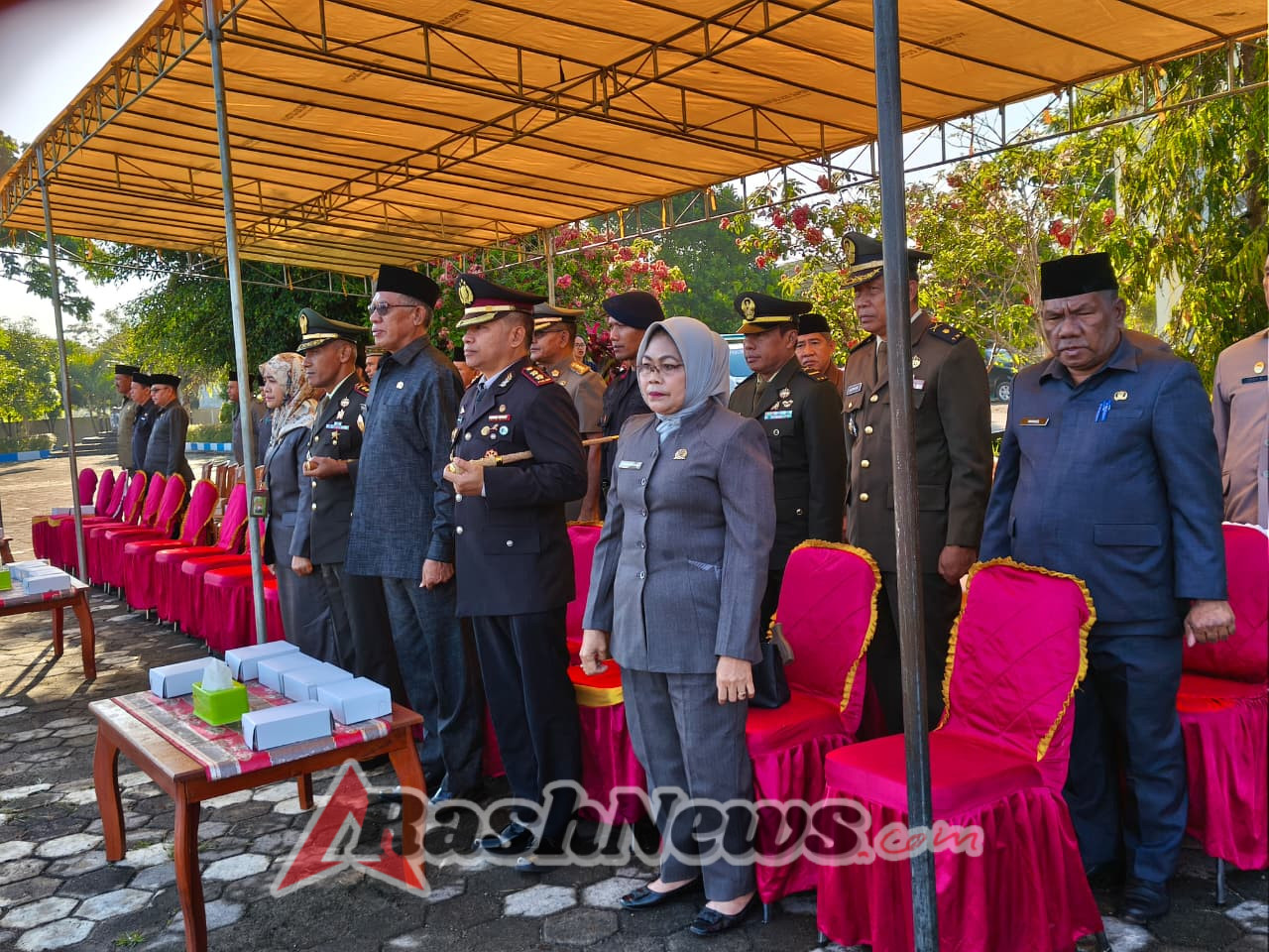 Kodim 1613/Sumba Barat Ikuti Upacara Peringatan Hari Kesaktian Pancasila di Lapangan Pemda Weekarou