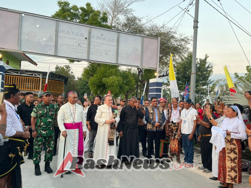 Kasdim 1601/Sumba Timur Bersama Forkopimda Sambut Duta Vatikan untuk Indonesia di Bandara Mau Hau