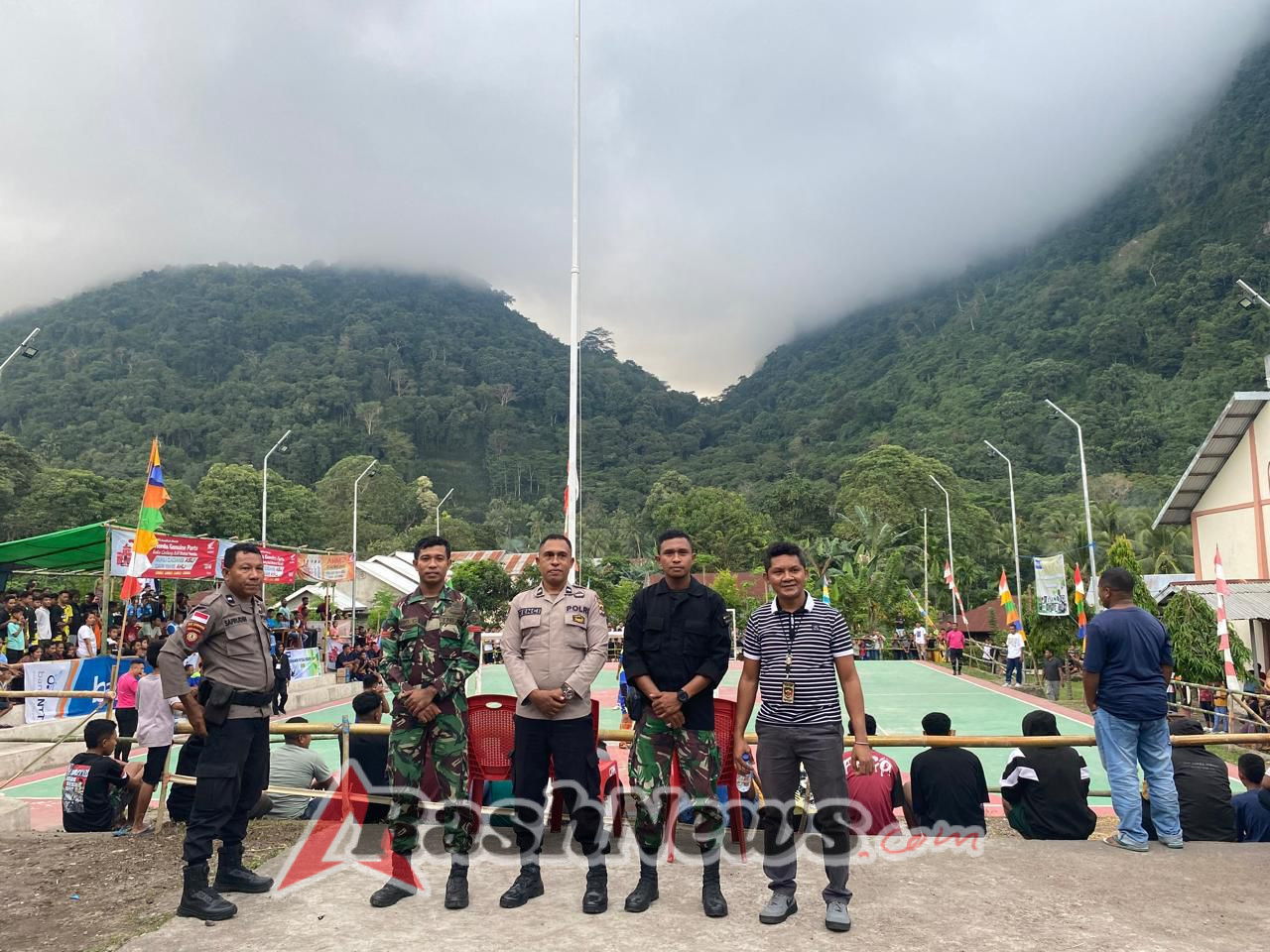 Babinsa Koramil 05/Bola Dorong Pemuda Desa Hokor Junjung Sportivitas Lewat Futsal