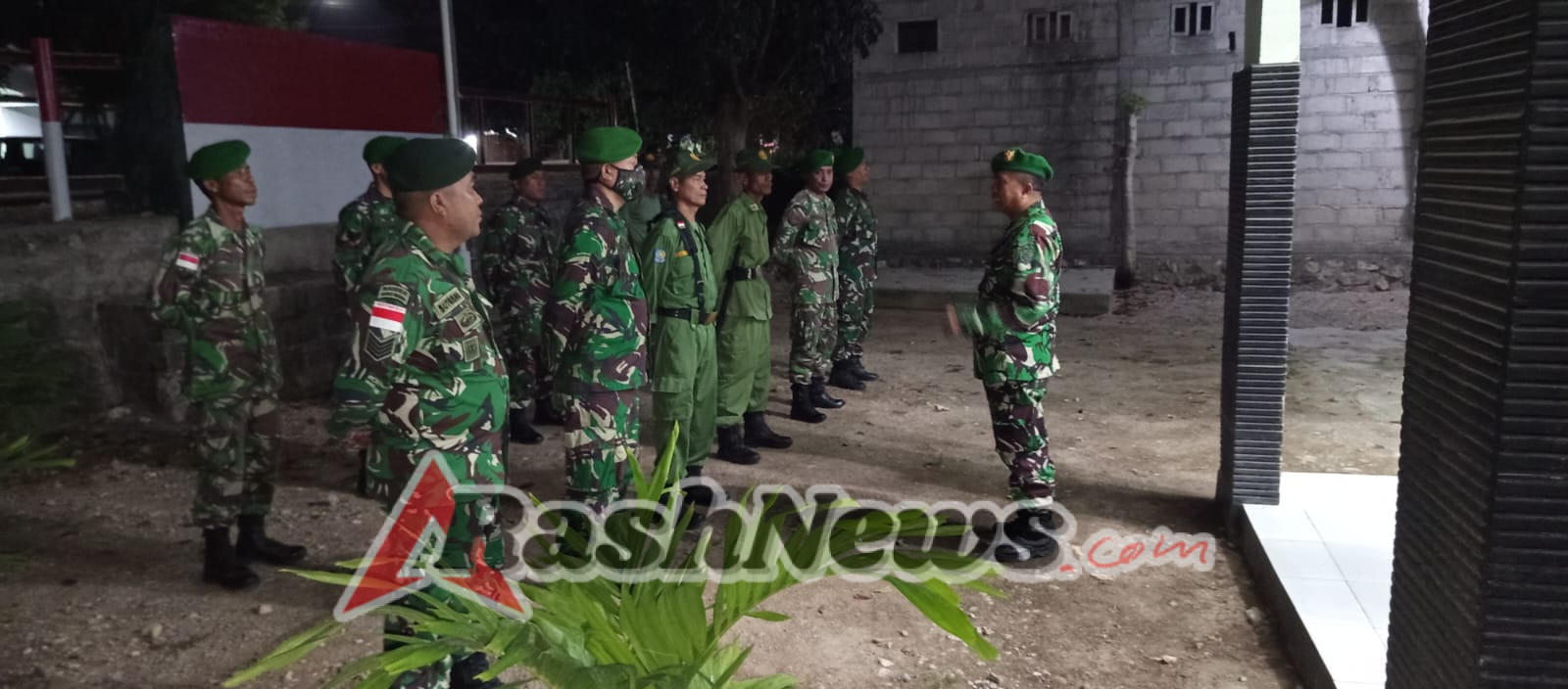 Sinergi TNI Dan Linmas Wujudkan Keamanan Di Wilayah Sabu Raijua