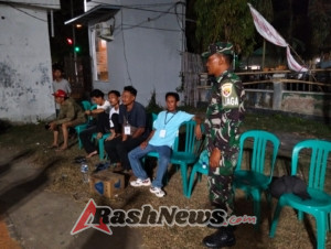 Wujudkan Lingkungan Aman, Babinsa Seteluk Ajak Warga Tingkatkan Kewaspadaan di Malam Hari