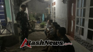 ‎Patroli Malam Babinsa Desa Sepit Ciptakan Lingkungan Aman dan Kondusif