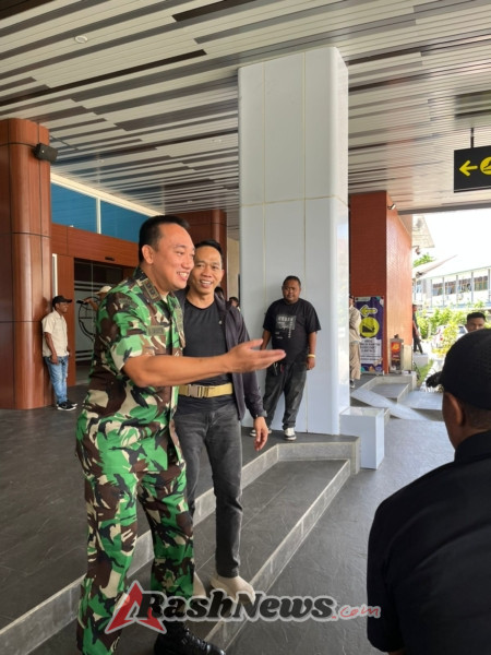 Dandim 1602/Ende Sambut Hangat Staf Ahli Pangdam IX/Udayana di Bandara Ende