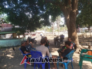 Babinsa Kodim 1602/Ende Perkuat Kemanunggalan TNI-Rakyat Melalui Komsos di Desa Rangalaka