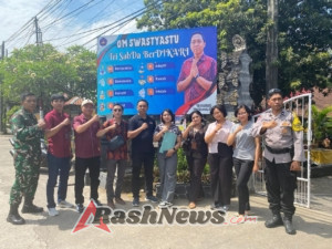 Babinsa Sambangan Dampingi Tim SPPG Data Penerima Program Makan Bergizi Gratis di Desa Sambangan