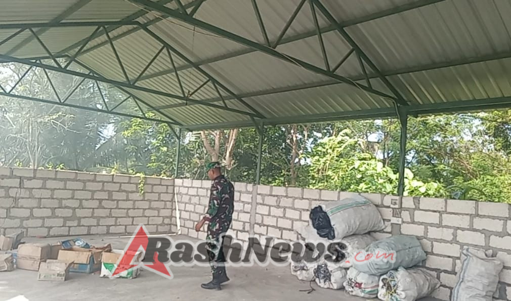 Upaya Jaga Kebersihan Wilayah, Sertu Nyoman Dayuh Lakukan Patroli Sasar TPA Desa Sakti