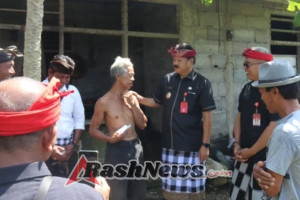 Wabup Tabanan Made Dirga Tinjau Rumah Warga Lalang Linggah, Serahkan Bantuan Sosial dan Program Bedah Rumah