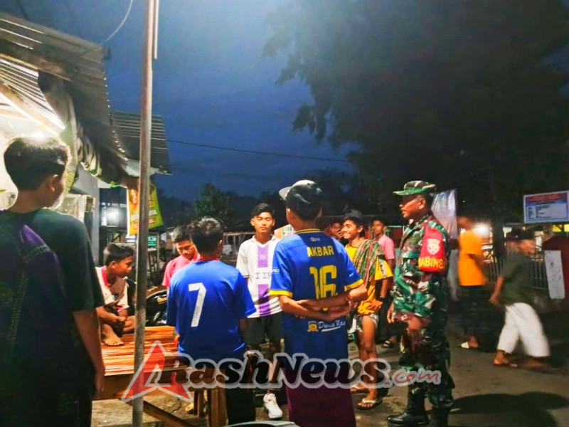 TNI dan Masyarakat Bersatu Jaga Keamanan Desa Mumbu