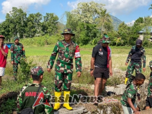 TMMD 126 Ngada Dansatgas Turun Langsung ke Lokasi, Warga Semangat Gotong Royong di Desa Benteng Tawa
