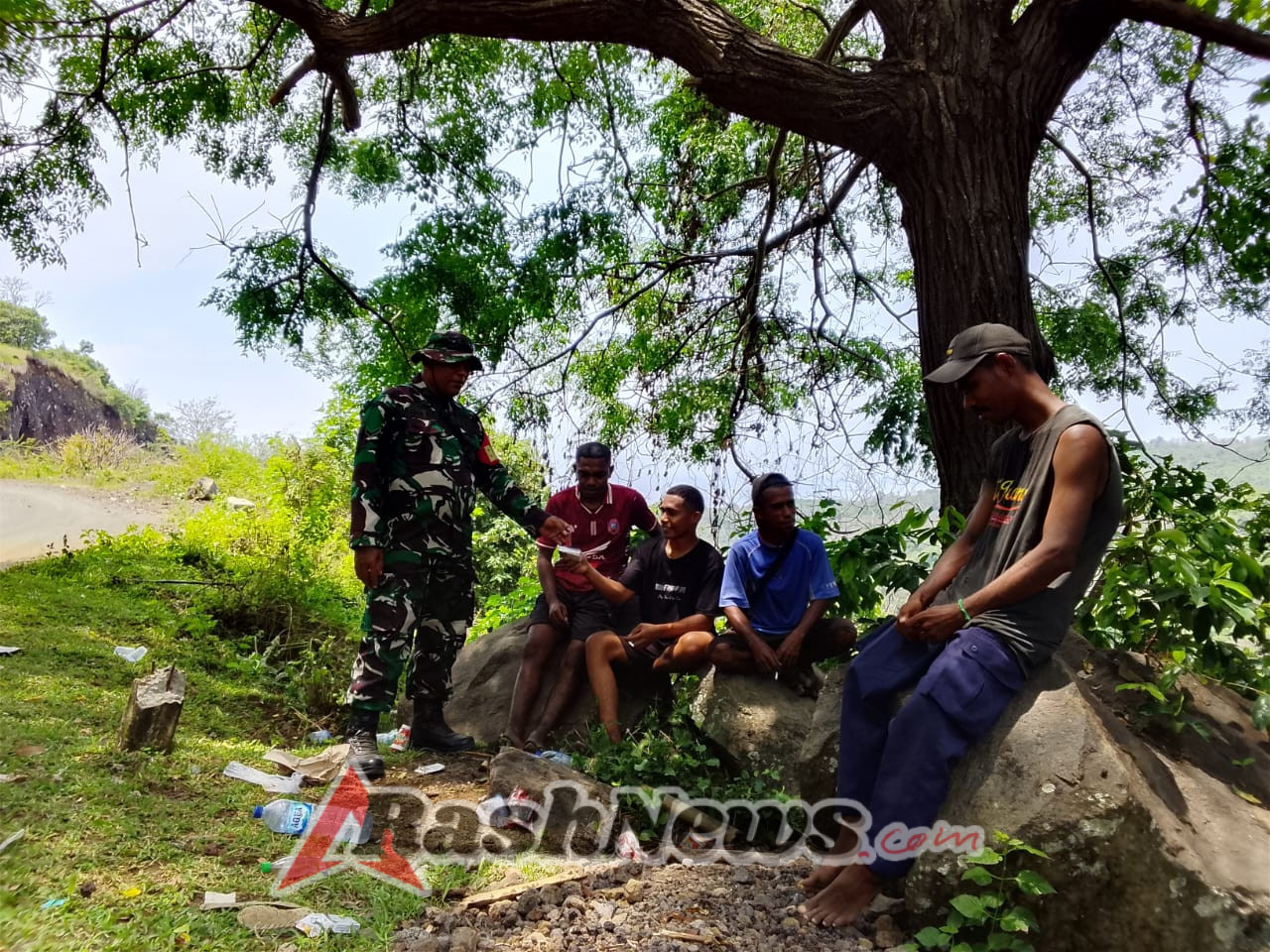 Komsos dan Pamwil Babinsa Bokasape Timur: Warga Sambut Positif Kehadiran TNI