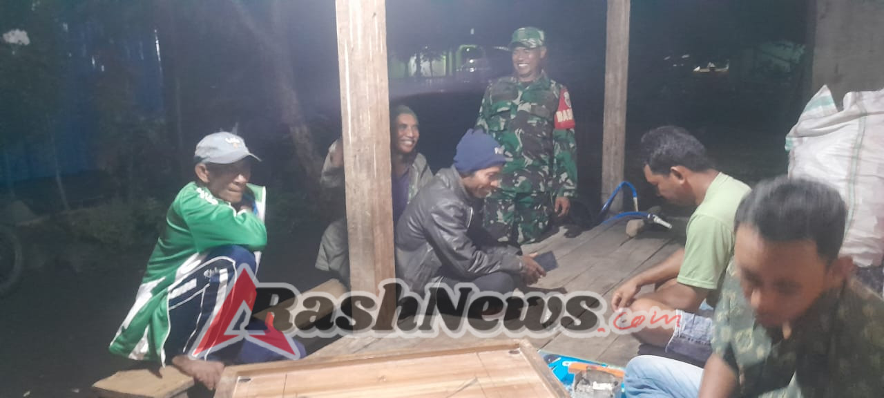 Babinsa dan Warga Kompak Jaga Desa Pancasila Lewat Ronda Malam