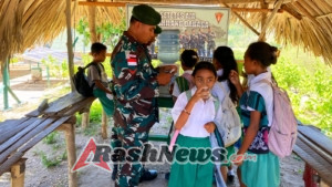 Tetesan Kebaikan di Perbatasan, Prajurit Yonarmed 12 Kostrad Layani Warga dengan Air Minum Gratis