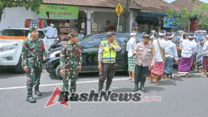 Antisipasi Karhutla, Babinsa PIkat Gelar Patroli Sasar TPA Sente
