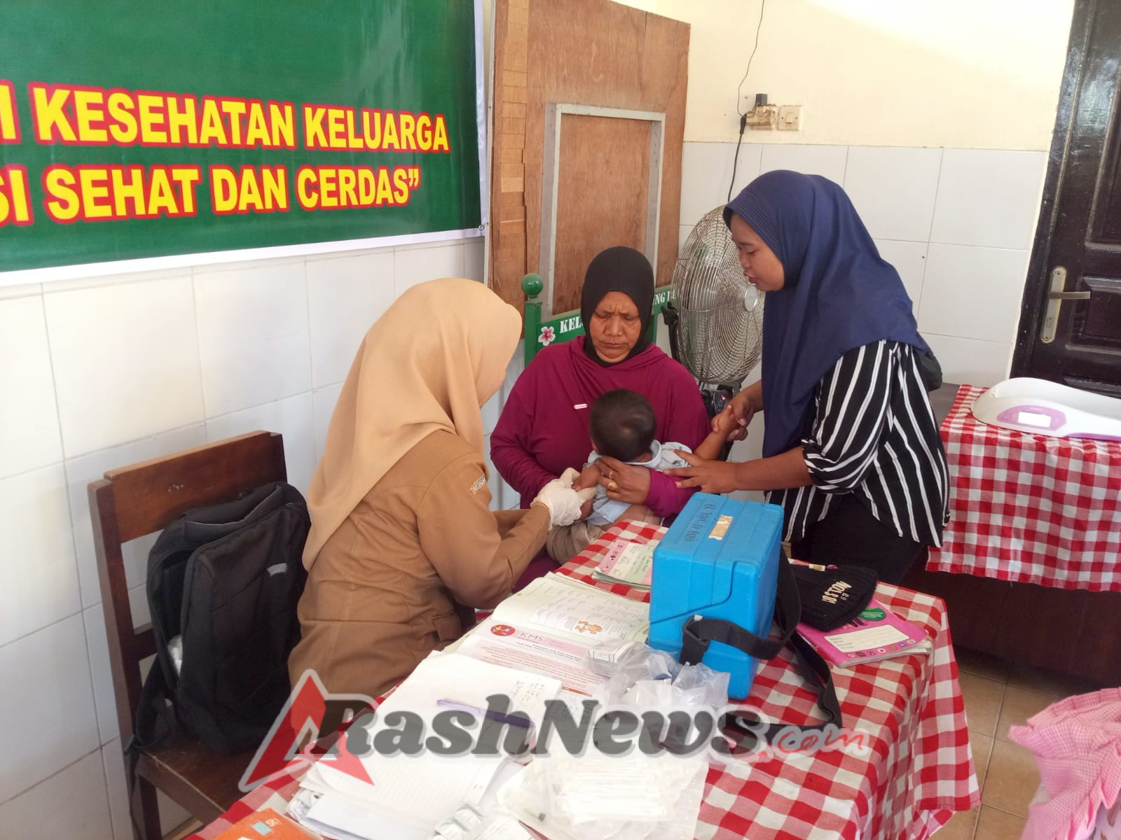 Kodim 1609/Buleleng Hadirkan Layanan Kesehatan Gratis dan Edukasi KB untuk Warga Kampung Bugis
