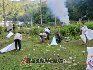 Babinsa Koramil 1628-01/Taliwang Gerakkan Gotong Royong Pasca Event Budaya