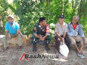 Pamwil dan Komsos Babinsa Koramil 1602-04/Maurole Berjalan Lancar di Desa Aewora