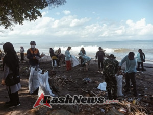 Kolaborasi Babinsa dan Dinas Perijinan Hidupkan Semangat Peduli Lingkungan