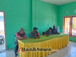 Babinsa Desa Kiantar Koptu Amiruddin Jadi Penengah, Diskusi Pembagian Bibit Jagung di Desa Kiantar Berjalan Kondusif