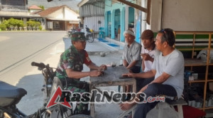 Babinsa Seteluk Tengah Wujudkan Wilayah Aman dan Guyub Melalui Komunikasi Sosial
