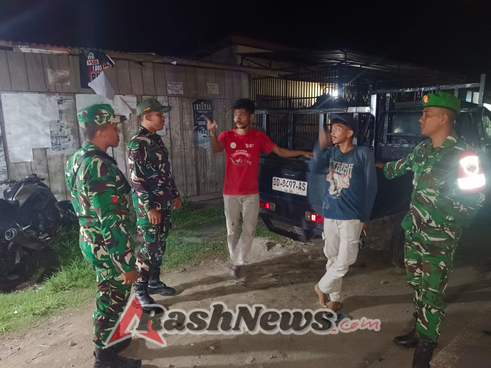 Komitmen TNI untuk Kesejahteraan, Patroli Koramil Lembor Ciptakan Suasana Damai dan Aman
