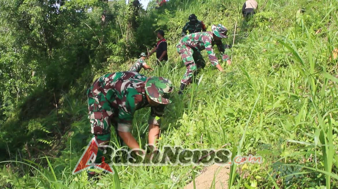 TNI Kodim 1626/Bangli Bersama Forkopimda Laksanakan Vidcon Gotong Royong Semesta Berencana di Alun-alun Kota Bangli