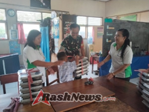 TNI Peduli Kesehatan Dan Gizi Generasi Muda, Babinsa Sampalan Kelod Aktif Dampingi Program MBG