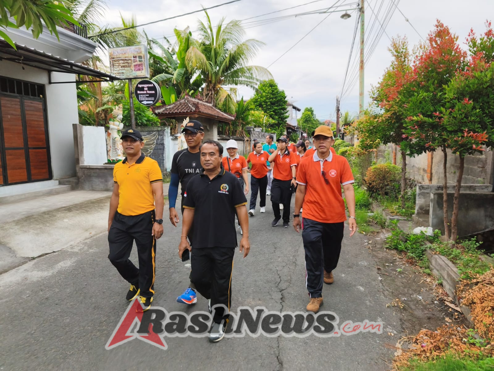 Gotong Royong di Kalianget: Wujud Kepedulian Bersama Terhadap Kebersihan dan Kebersamaan