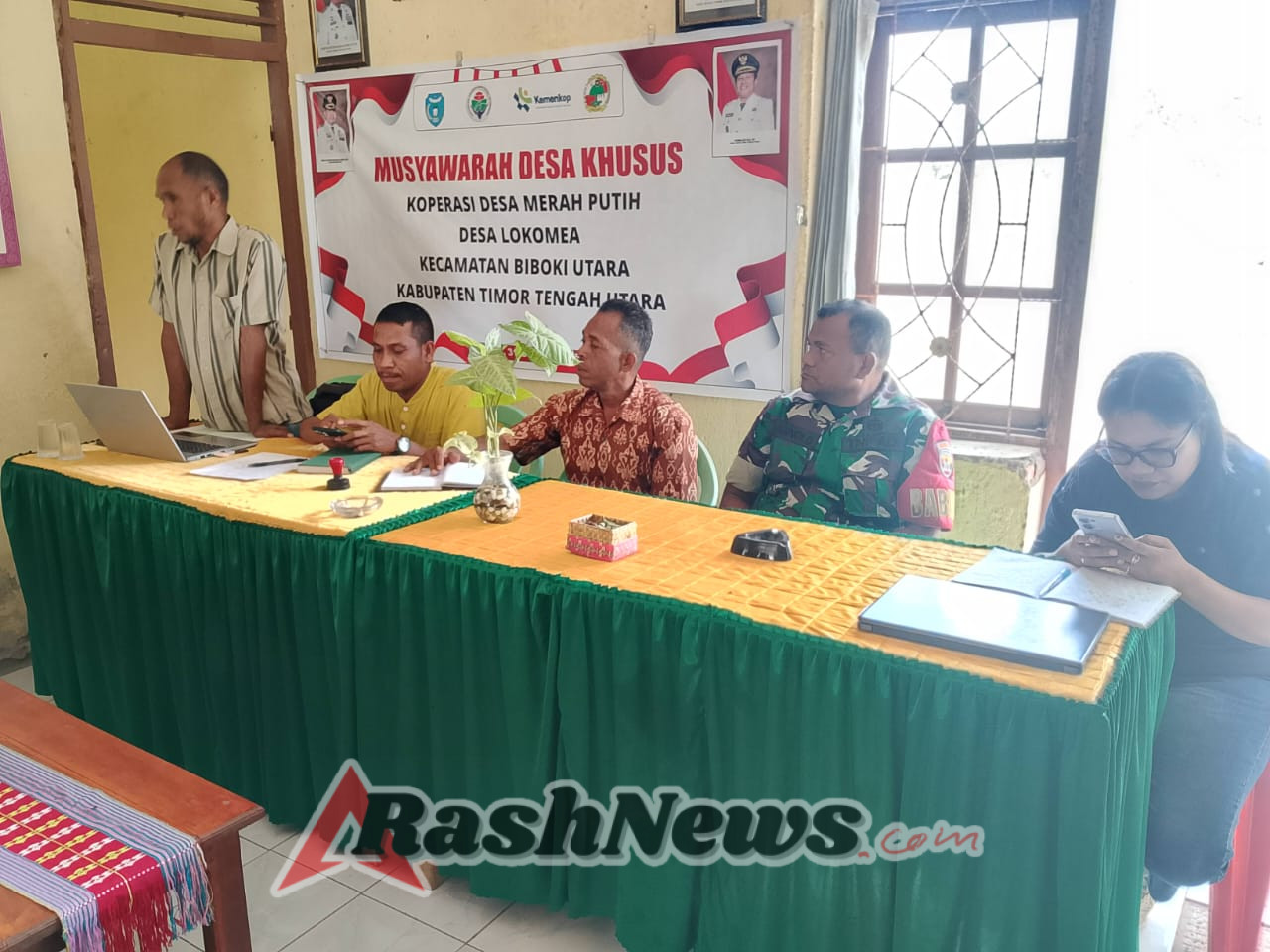 Babinsa Biut Aktif Dukung Program Desa, Hadiri Rapat Musyawarah Khusus Koperasi Merah Putih Lokomea