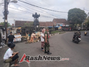 Dua Desa Binaan Gelar Upacara Keagamaan, Pjs Danramil Dawan Utus Babinsa Gelar Pengawalan Dan Pengamanan