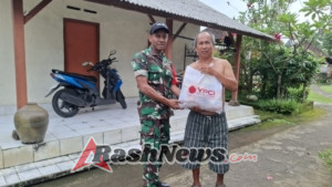 Kepedulian TNI, Babinsa Desa Penebel Salurkan Bantuan Sosial untuk Warga yang Membutuhkan