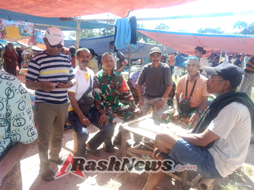 TNI dan Rakyat Semakin Dekat, Babinsa Gelar Komsos dan Pamwil di Wilayah Detukeli