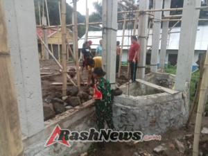 TNI dan Warga Koanara Bersatu dalam Karya Bakti dan Jaga Keamanan Wilayah