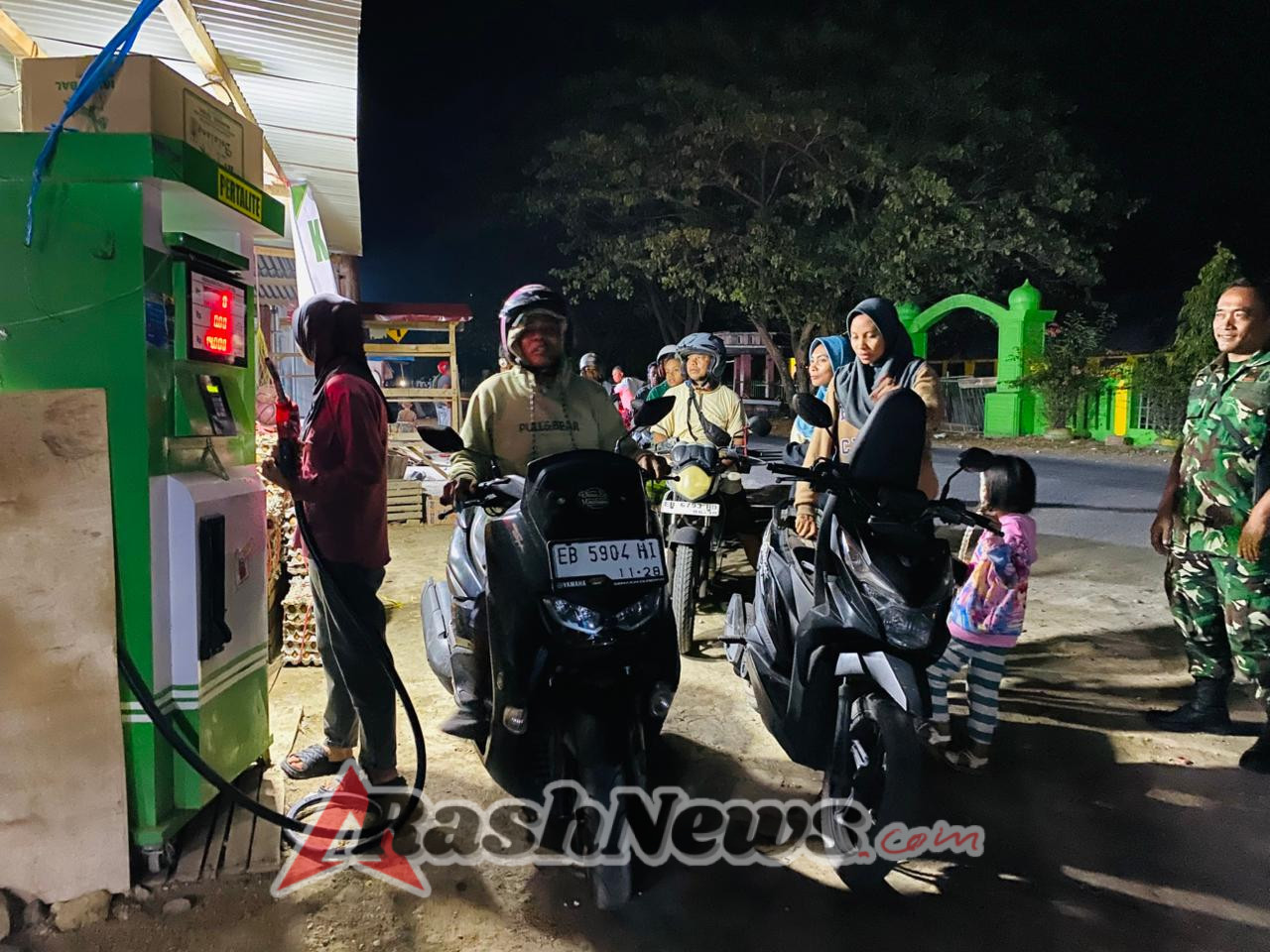 Babinsa Koramil 1625-05/Aesesa Laksanakan Patroli Siskamling di Kelurahan Danga