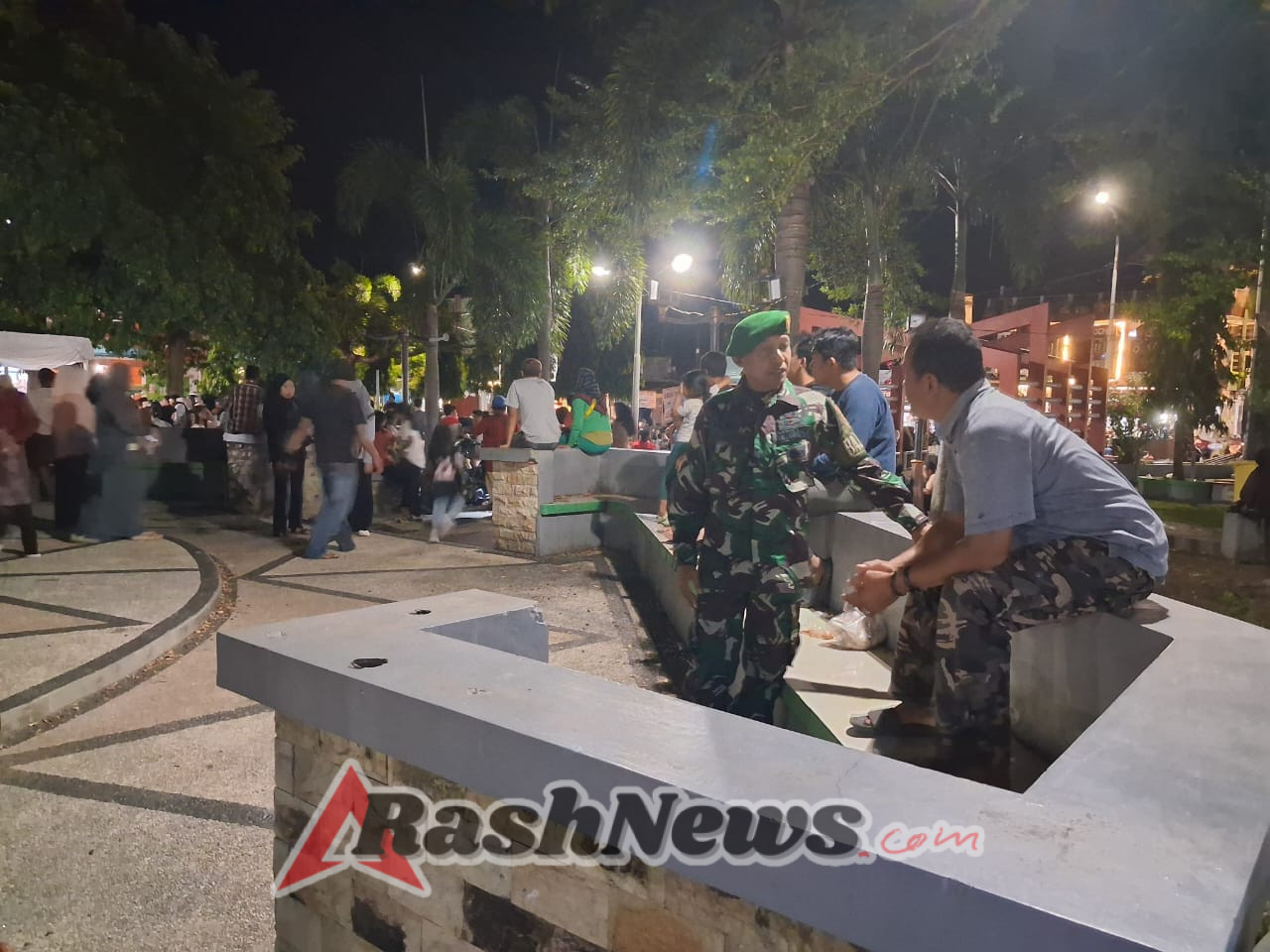 Tingkatkan Kamtibmas, Babinsa Koramil Taliwang Gencarkan Patroli Malam