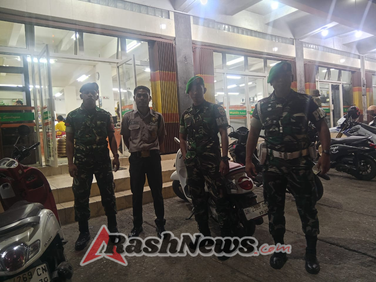 Bintara dan Tamtama Kodim 1621/TTS Kawal Keamanan Kota SoE Lewat Patroli Malam