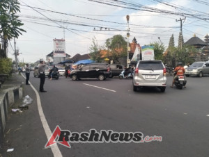 Wujudkan Kamseltibcarlantas, Personel Polsek Abiansemal Atur Lalu Lintas Sore