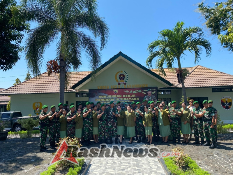 Upacara Korp Raport kenaikan pangkat Anggota jajaran Kodim 1623/Karangasem berlangsung penuh Khidmat.