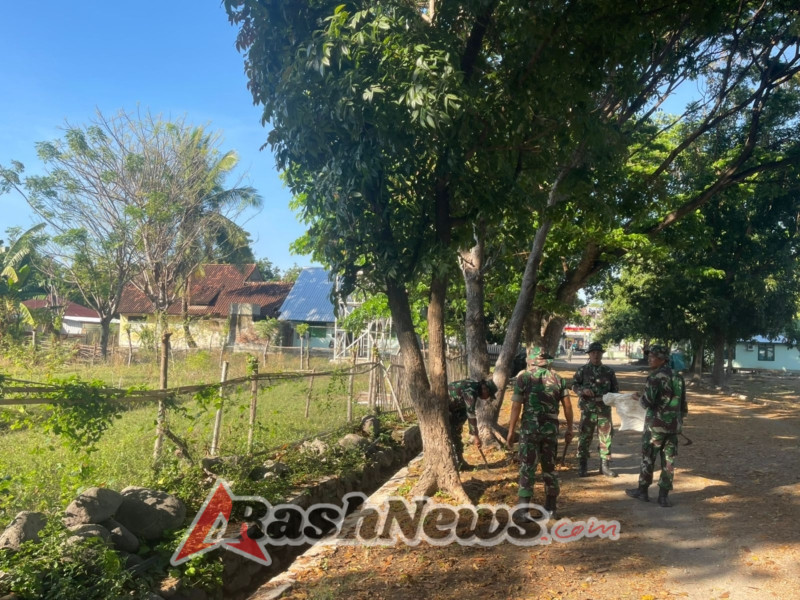 Kodim 1607/Sumbawa Gelar Pembersihan dan Pemasangan Umbul-Umbul Sambut HUT TNI ke-80