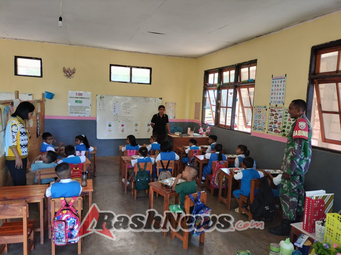 Babinsa Koramil 1627-02/Pantai Baru Dukung Suksesnya Program MBG