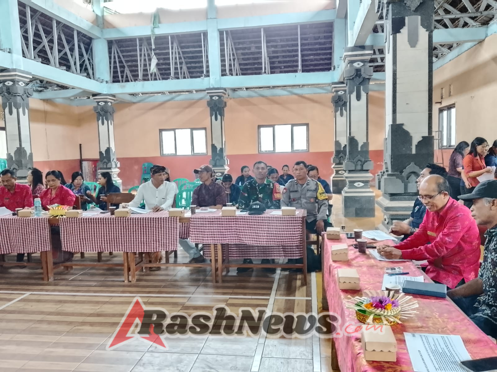 Pastikan Kegiatan Berlangsung Aman dan Lancar, Polsek Pupuan Hadir Dampingi Rapat Musyawarah di Desa Kebon Padangan