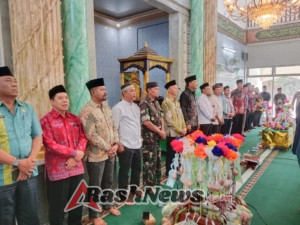 ‎Sinergitas TNI dan Masyarakat, Koramil 1607-12/Moyo Hilir Warnai Peringatan Maulid Nabi Muhammad SAW