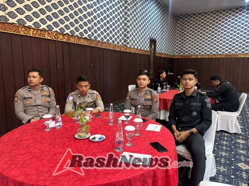Humas Polres Bandara Ngurah Rai Ikuti Latkatpuan Public Speaking