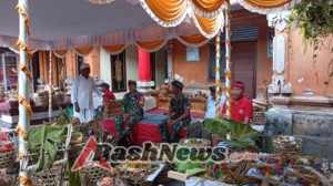 Kebersamaan dan Kepedulian, Danramil 03/Tembuku dan Babinsa Melayat ke Rumah Duka Warga Binaan