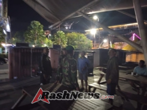 TNI Hadir di Labuan Bajo, Babinsa Koramil 1630-01/Komodo Gelar Patroli Monitor Wilayah