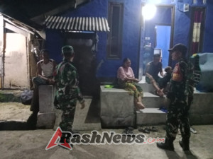 Ciptakan Wilayah Binaan Kondusif Malam Hari, Babinsa Ajak Masyarakat Tetap Waspada