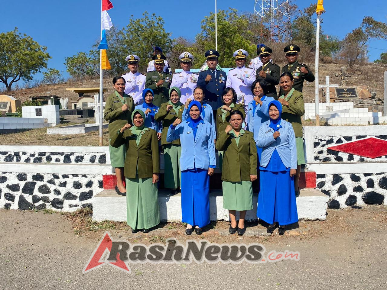 Kodim 1603/Sikka dan Lanal Maumere Kenang Jasa Pahlawan Lewat Ziarah dalam Rangka HUT TNI ke-80